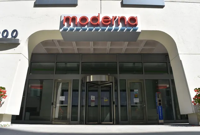Moderna flu vaccine wins unanimous support from FDA panel