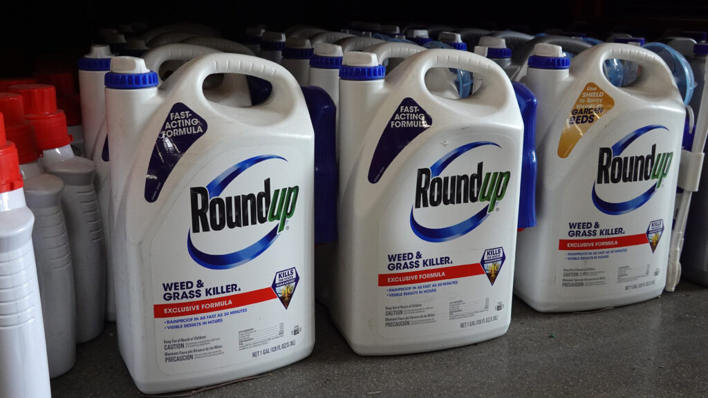 Opinion: Supreme Court ruling on Roundup points to a confusing difference between the law and science